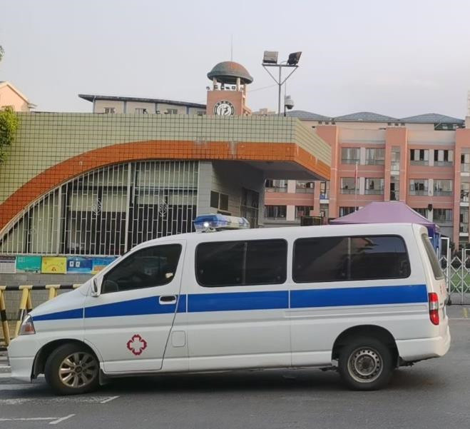 韶山救护车出租护送骨折病人一公里多少钱